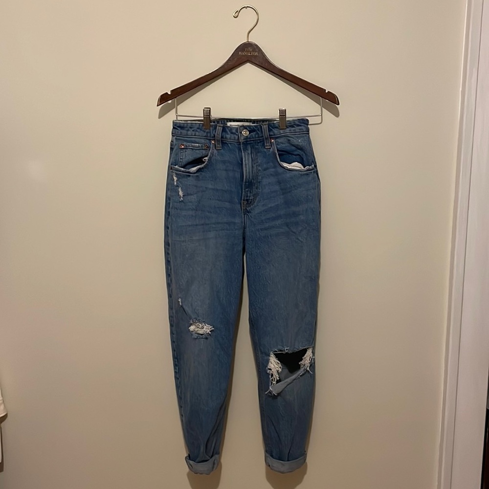 Abercrombie High Rise Mom Jeans 26 Waist